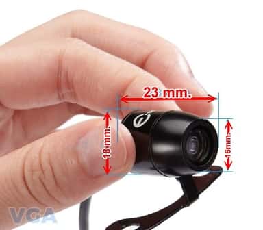 Universali mini lauko kamera – priekinis vaizdas. Kompaktiška HD 1.3Mp kamera, ideali automobiliams ir lauko stebėjimo sistemoms.